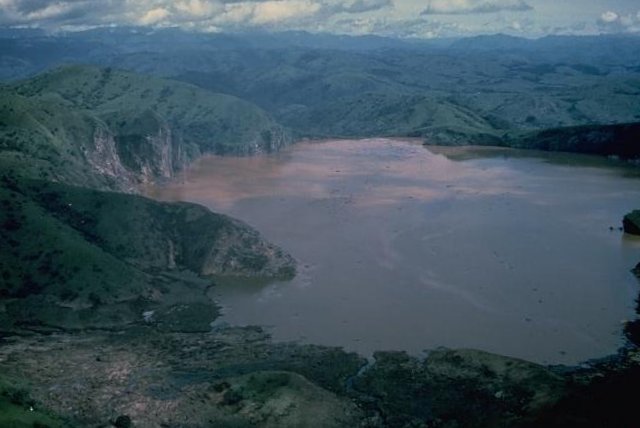Foto do Lago Nyos no Camarões